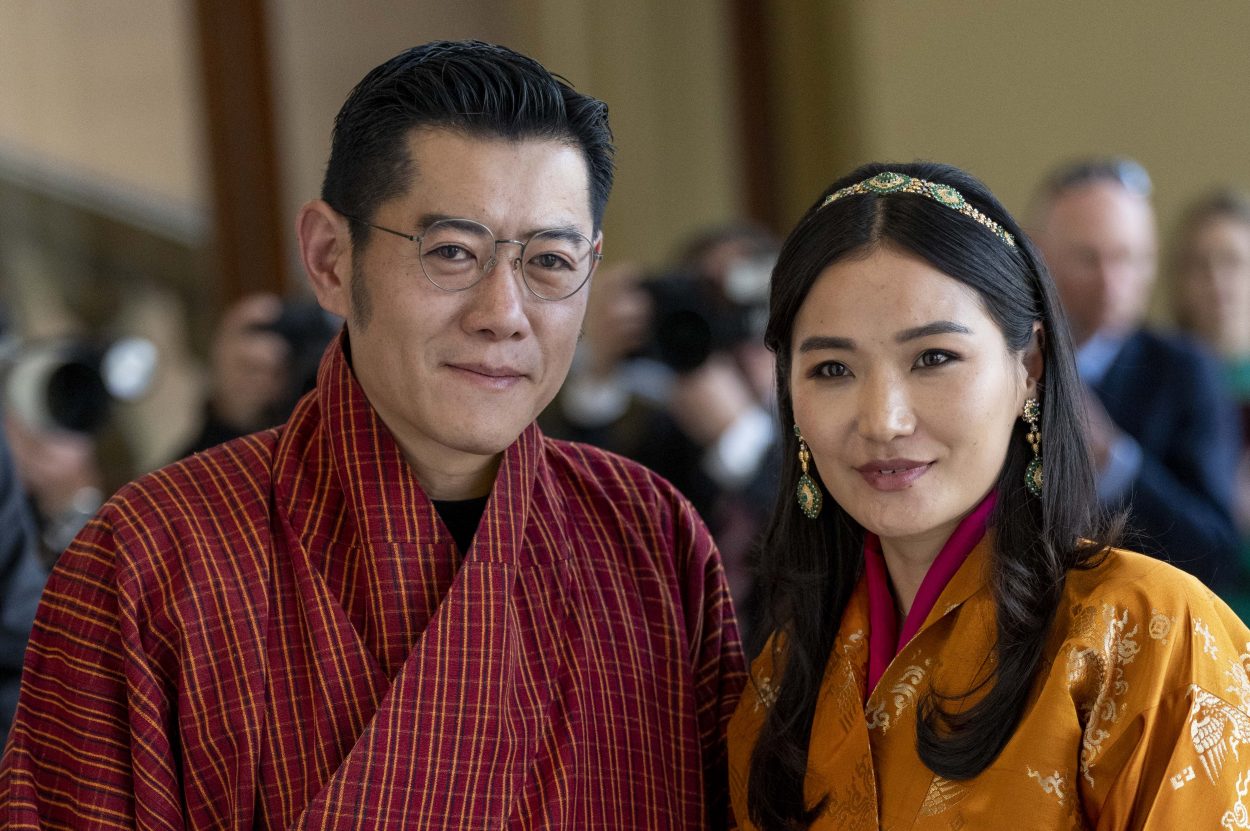 幸福の国ブータンは嘘か？幸福度急落の真相と若者流出に見る2026年