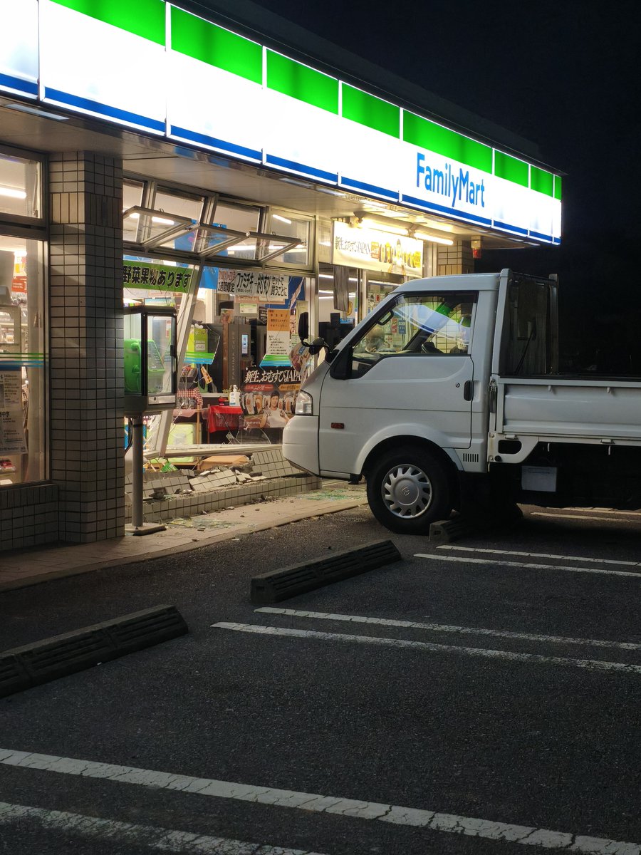 なぜ車が店へ突入？「ダイナミック入店」の元ネタ・原因と最新防止策