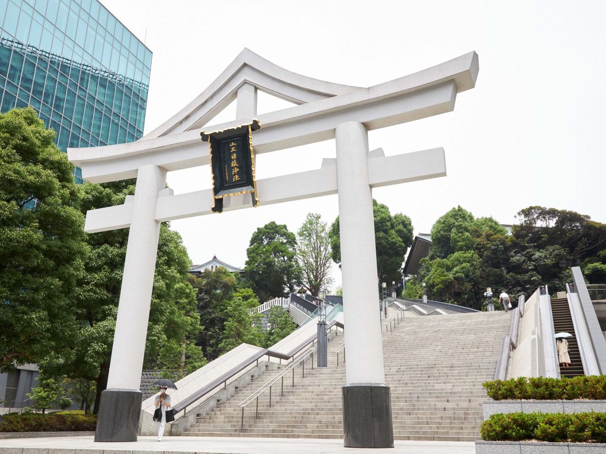 赤坂日枝神社が政財界を魅了する理由｜仕事運・縁結びと神猿の真相