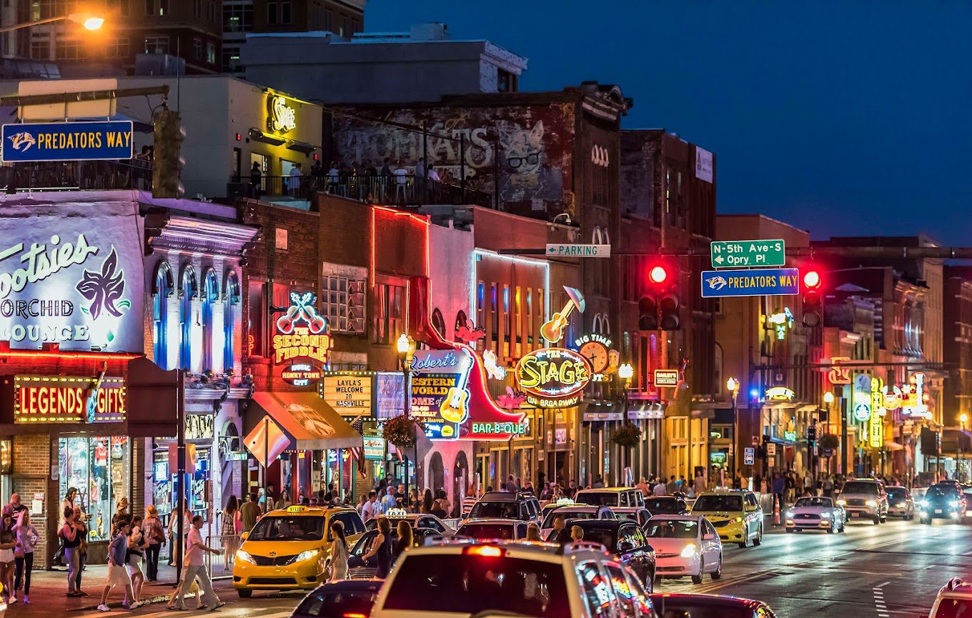 瀬戸内の聖地・直島でいま起こっている静かな革命。2026年、アートと泊まる宿が提示する「真の贅沢」の答え