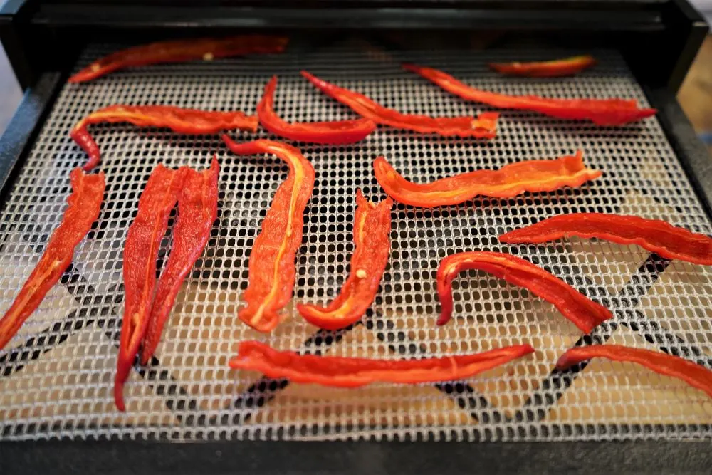 How Do You Dry out Cayenne Peppers