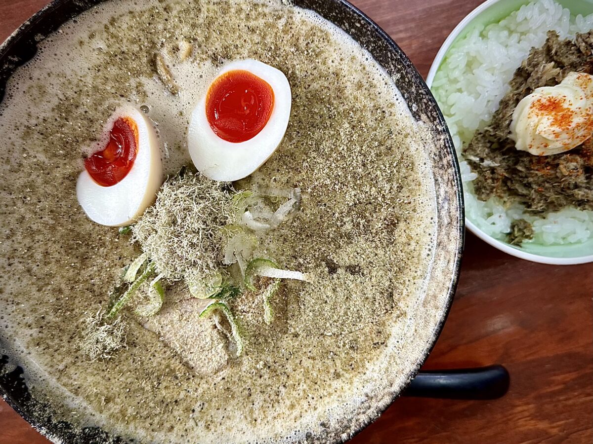 麺道舎ぜくうが支持される理由とは？営業時間や看板煮干し麺の全貌