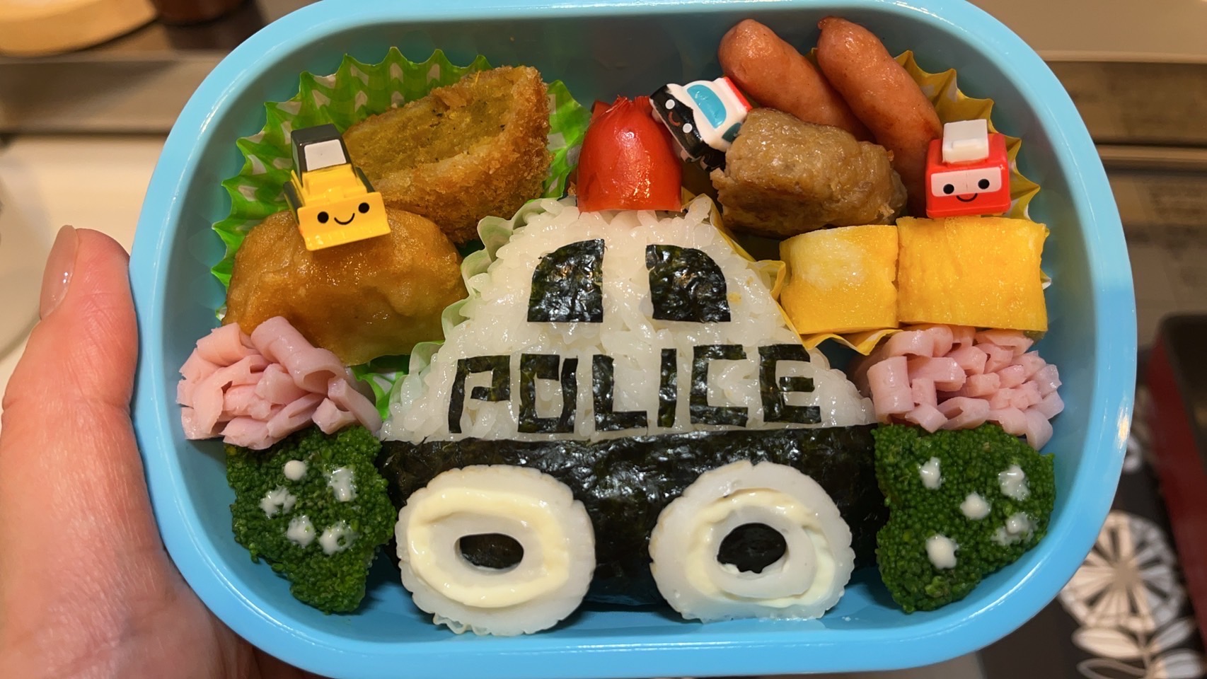 朝10分で完成！パトカーキャラ弁の簡単レシピと失敗しない時短ワザ