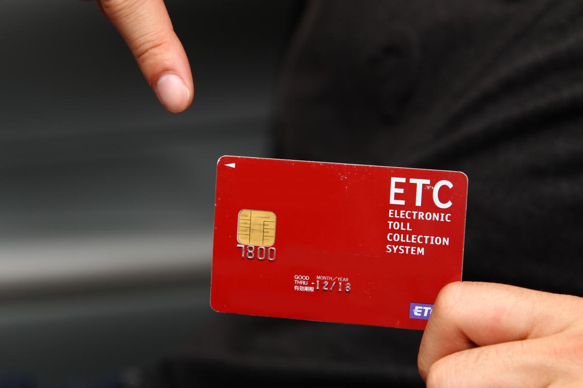 一般レーンでEtcカードは使える？手渡し精算の罠と割引消滅の真相