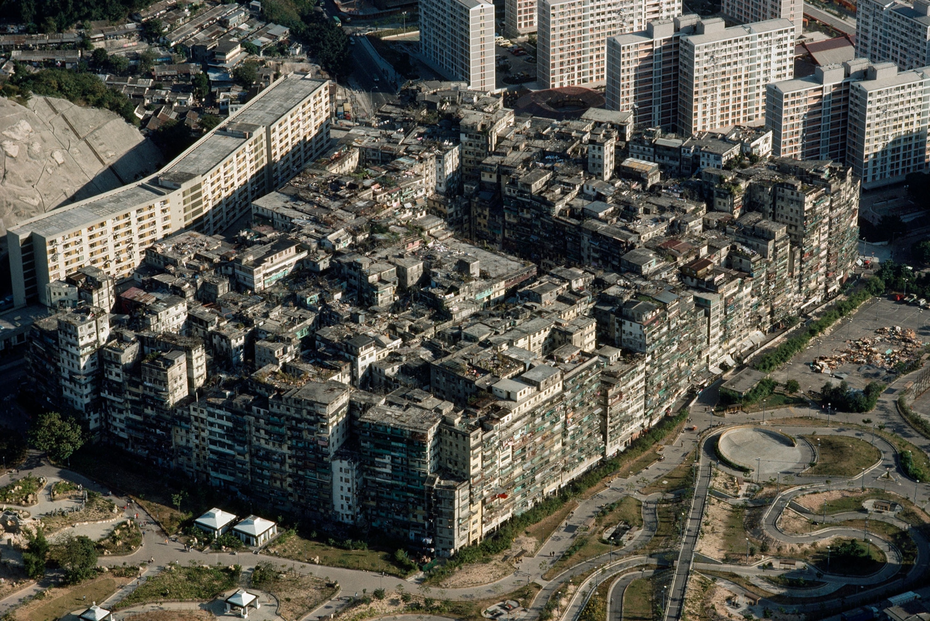 工芸の概念が覆る。国立工芸館が仕掛ける「伝統×テクノロジー」の極致と、北陸から世界へ放つ静かなる革命