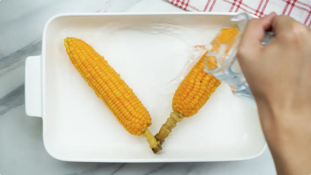 How to Reheat Corn on the Cob in the Oven