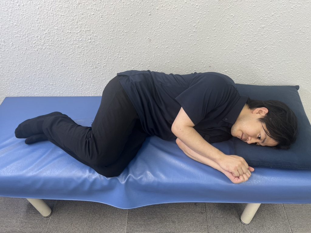 ぎっくり腰で眠れない夜を救う寝る姿勢｜痛みを減らす体勢と起き上がり方