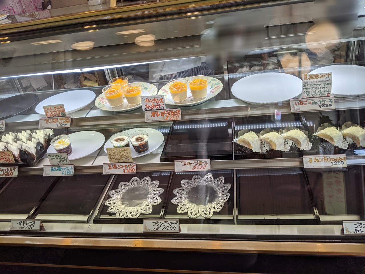 シルバード洋菓子店の評判と人気ケーキ！おすすめ手土産と最新営業情報