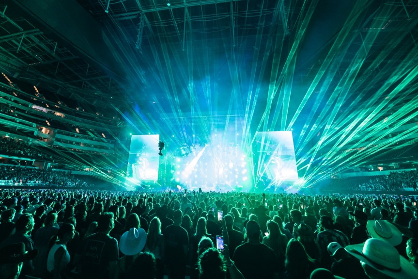 Jop’s $25M Fortune: Music, Merch, and Sold-out Stadium Tours