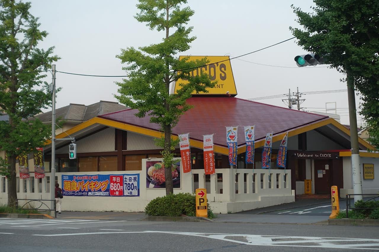 ココス八王子千人町店の混雑や朝食バイキング実態！駐車場と割引攻略