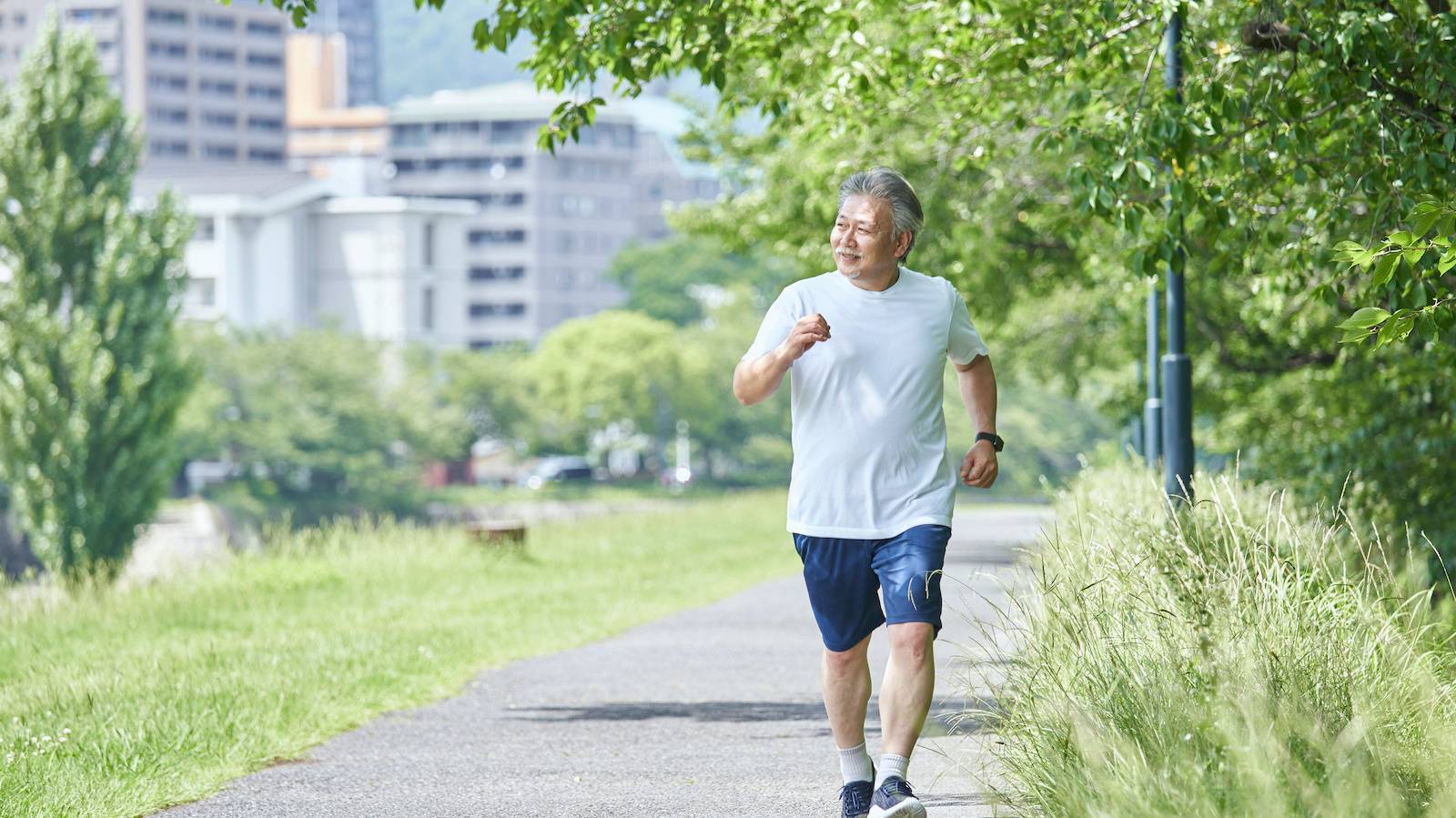 歩くのと走るのではどっちが痩せる？脂肪燃焼の真実と最短ダイエット法