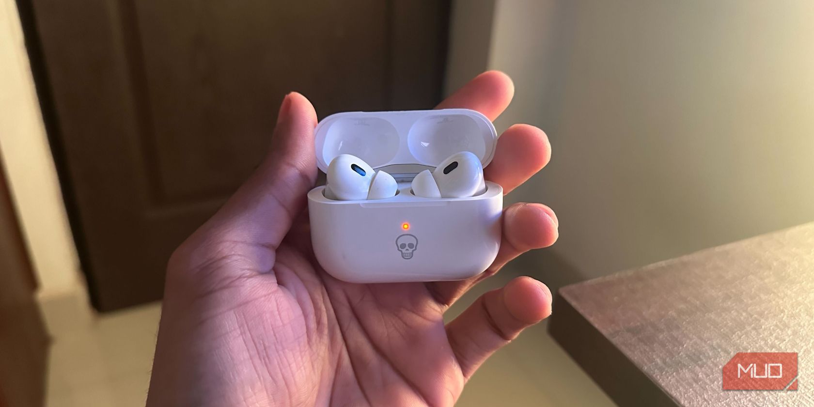 Airpods Proオレンジ点滅の直し方！原因と簡単リセット完全解説