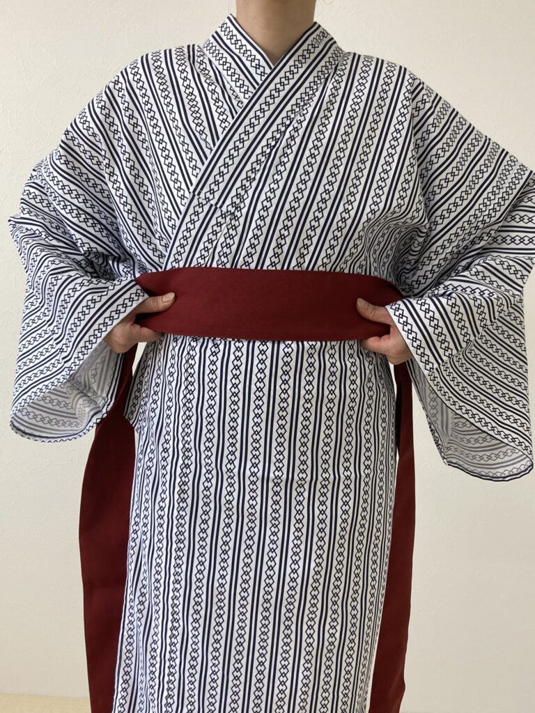 旅館の浴衣の帯はどう結ぶ？前と後ろの位置や着崩れない方法