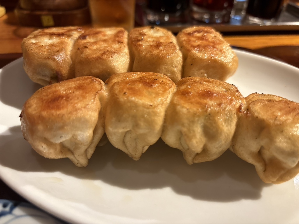亀有「ホワイト餃子」行列の真相！営業時間・持ち帰りと焼き方の極意