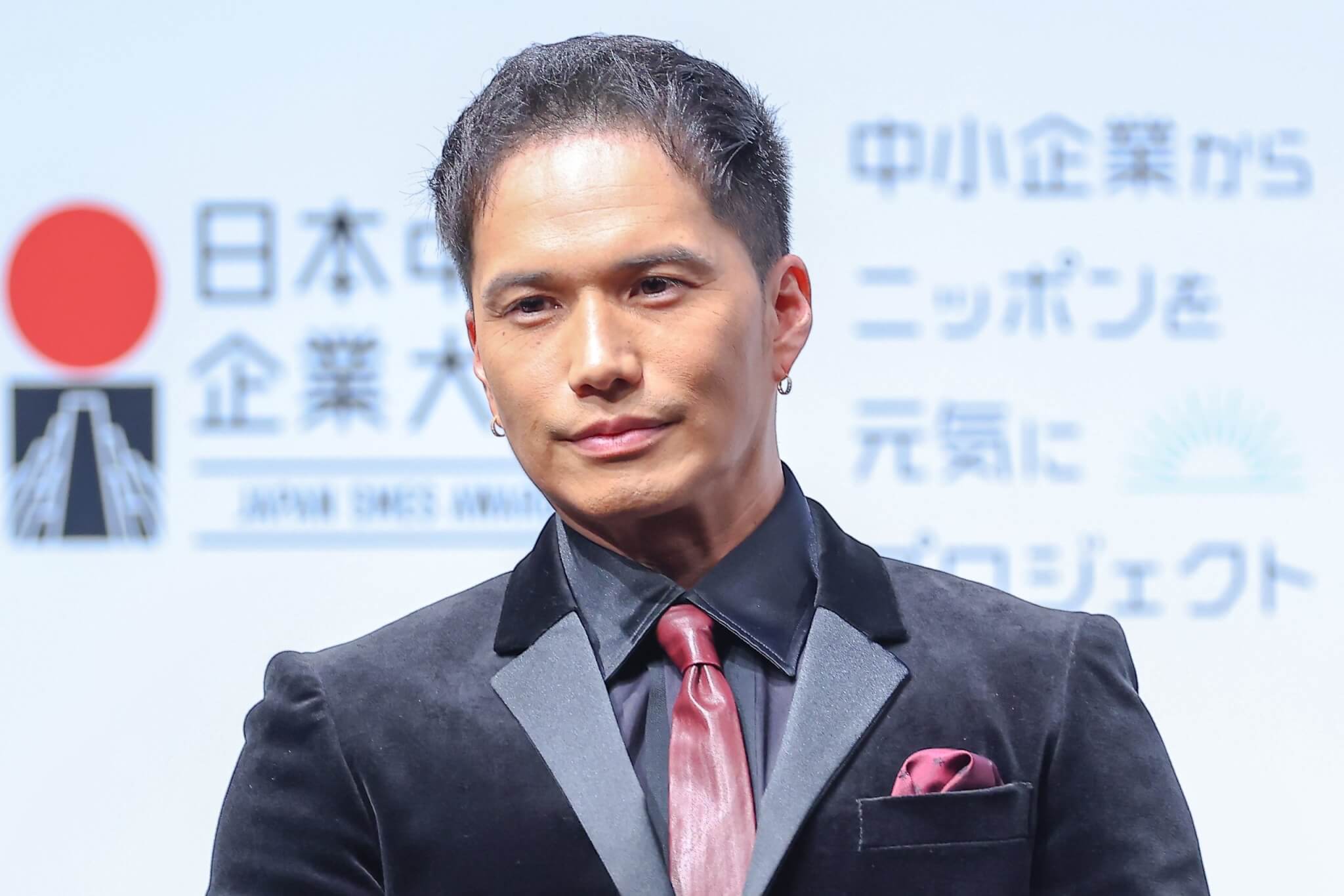 40代メンズのワイルドショート｜清潔感と男の色気を宿す2026年最新術
