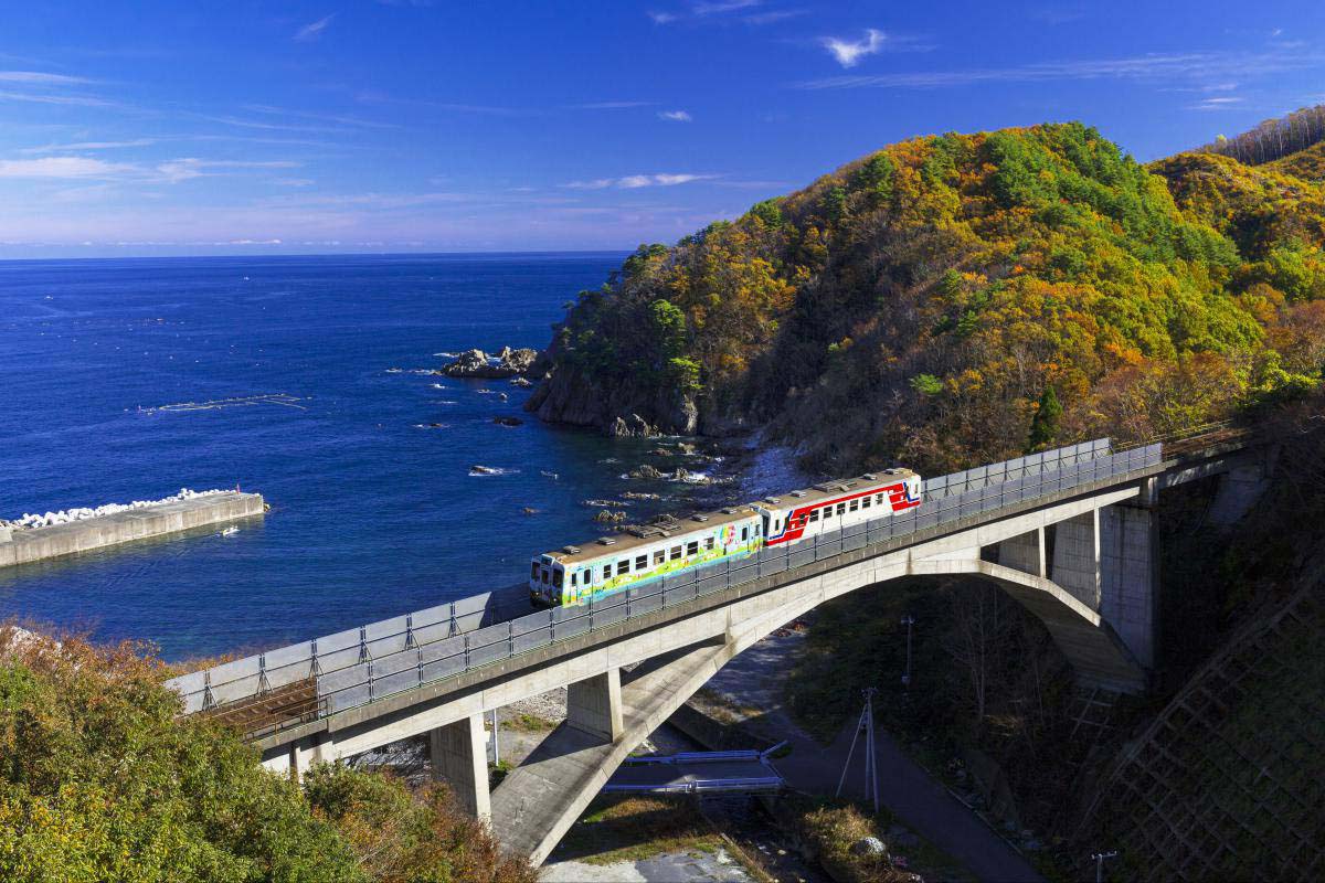 太平洋の絶景と限定グルメ！三陸鉄道リアス線＆あまちゃん聖地巡礼