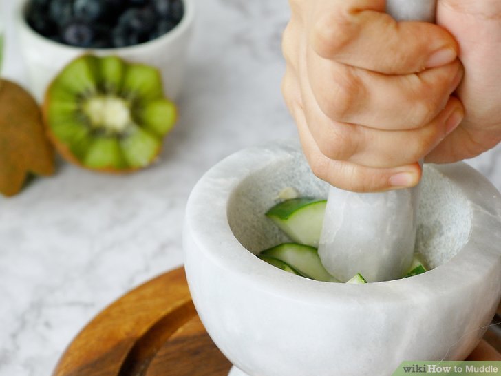 How Do You Muddle Fruit