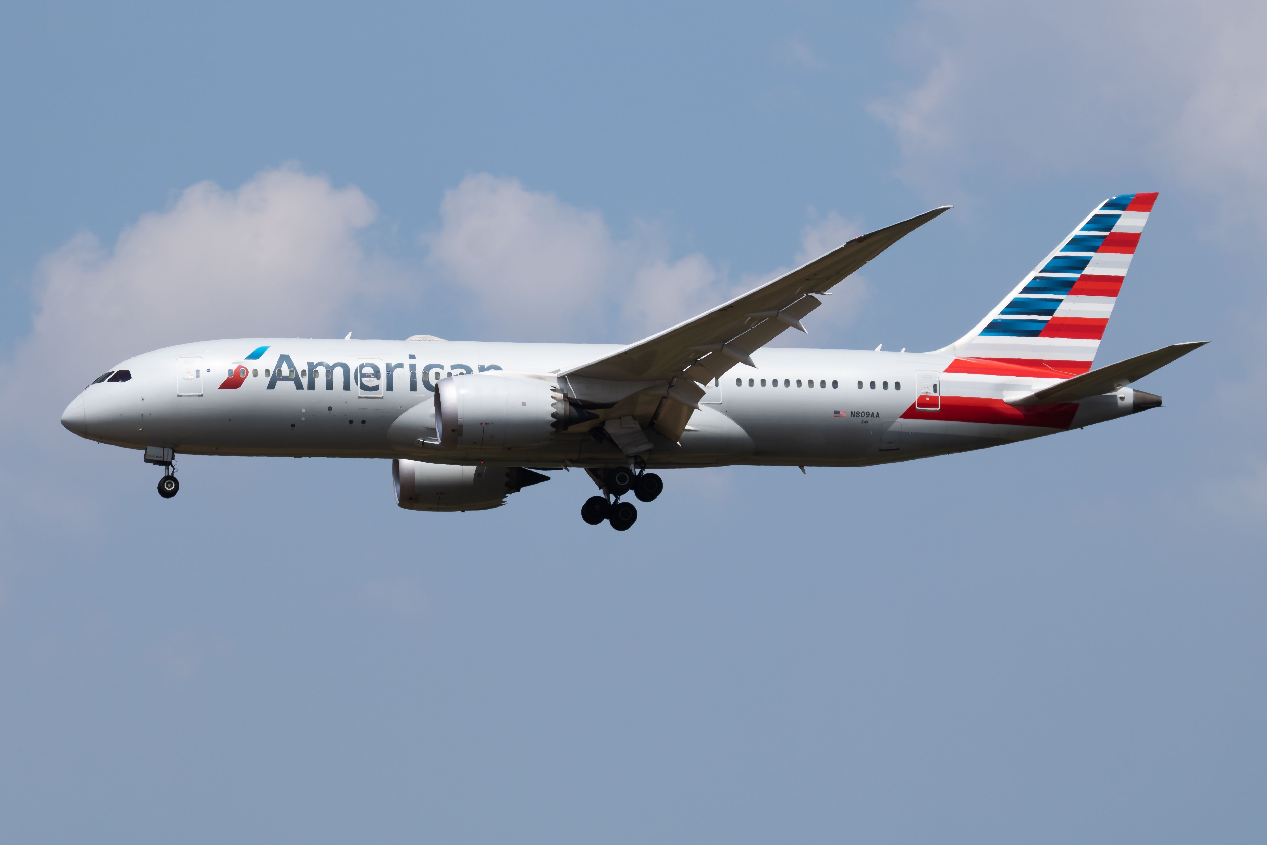 American Airlines Flight Returns to London