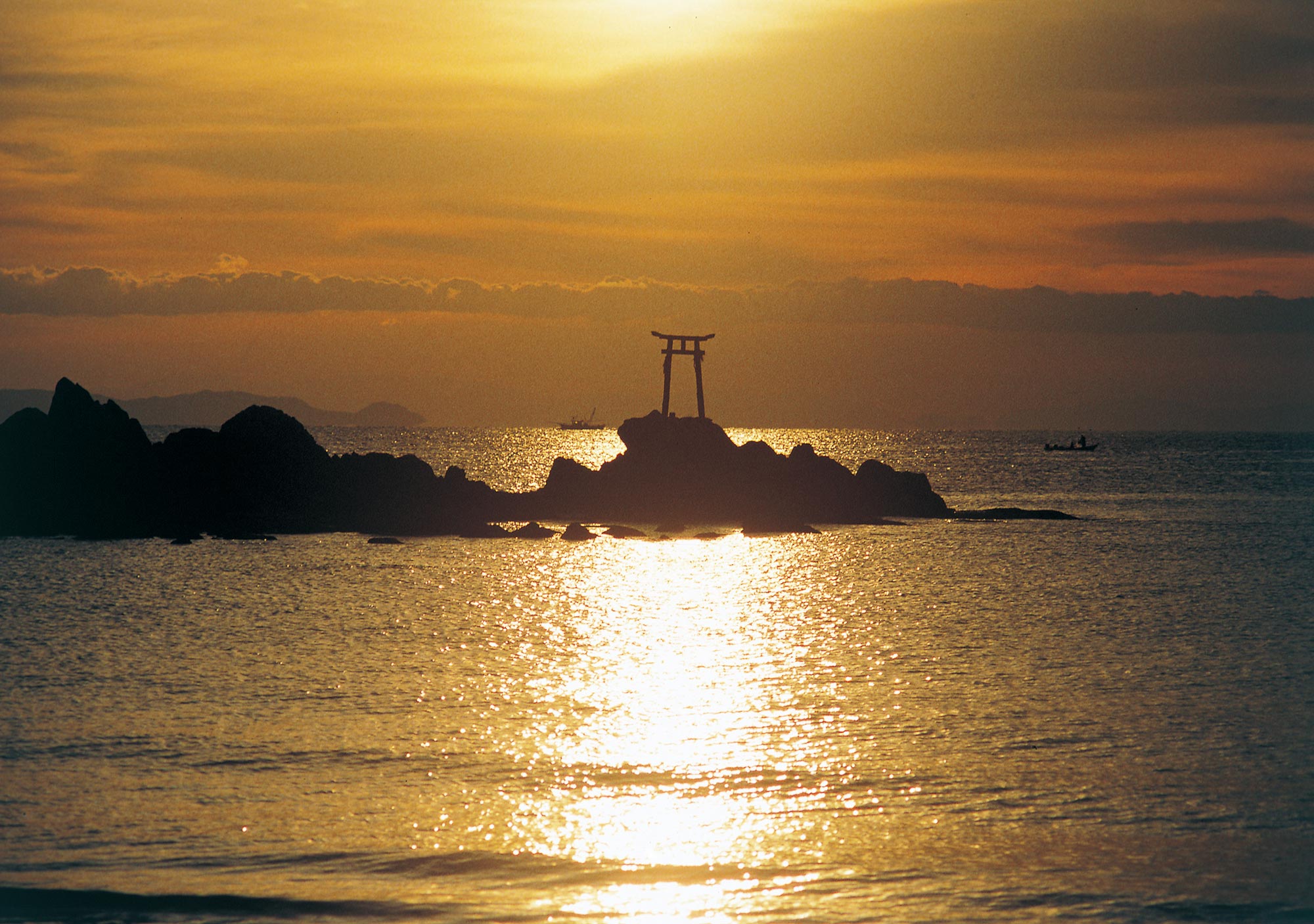 潮風と静寂が交差する奇跡の海辺「奈多 海岸」—2026年、私たちが今最も訪れるべき“癒やしの聖地”へ