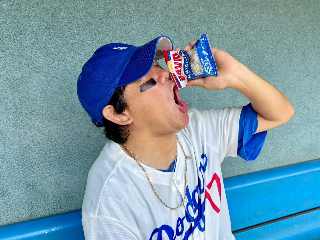 なぜ野球選手はひまわりの種を食べるのか？Mlbの歴史と驚きの効果