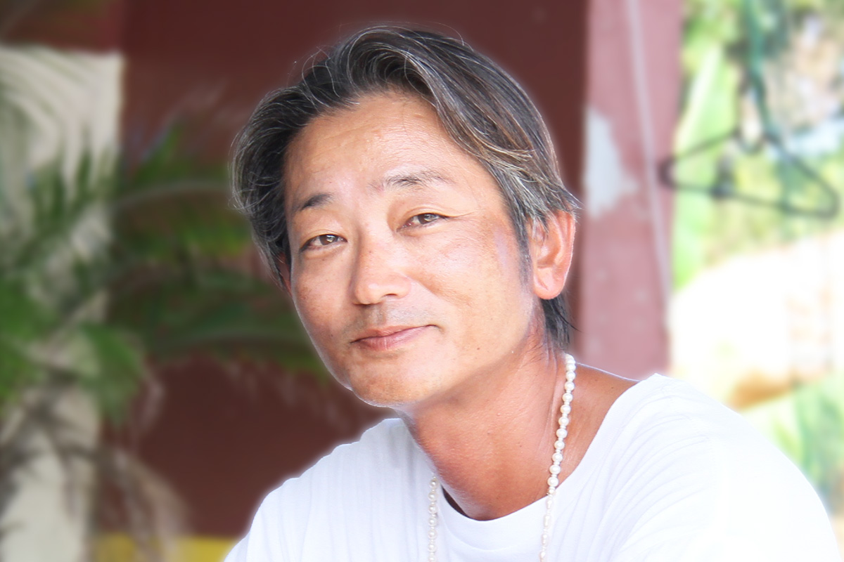 元Da Pumpしのぶの現在と脱退理由｜小浜島民宿やIssaとの絆