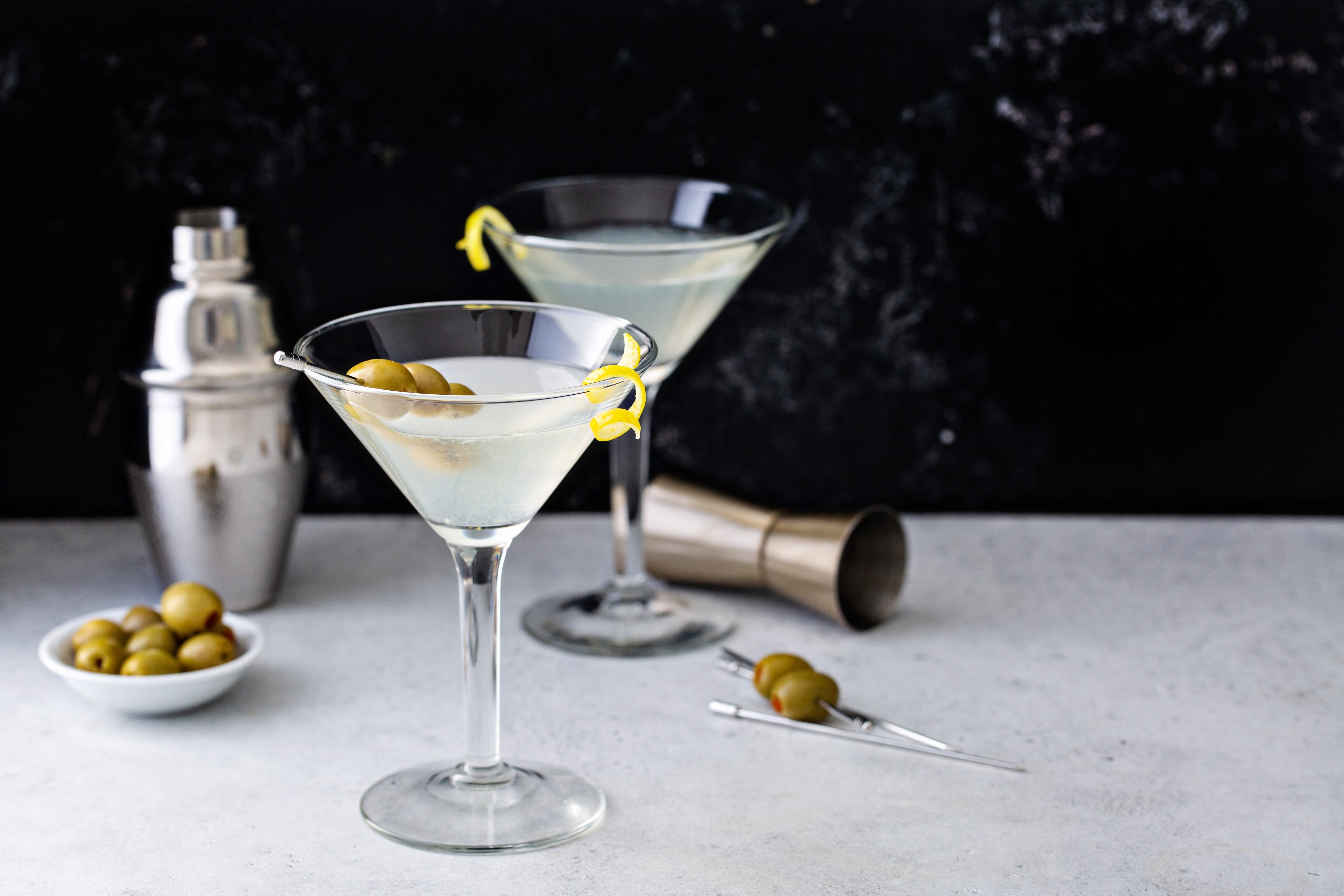 How to Make Dry Martini