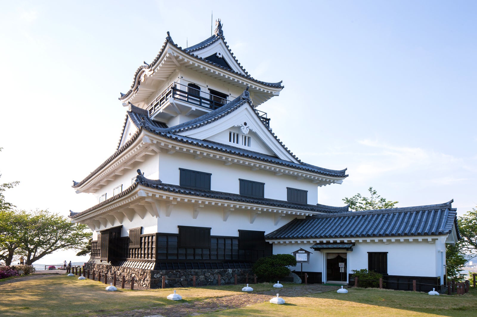 Yoshikiの響く館山駅へ！潮風と歴史、隠れた混雑回避術を完全解剖