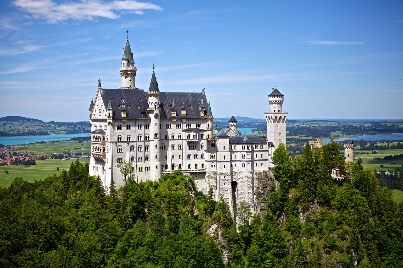 お城の英語はCastleだけじゃない！宮殿や要塞との違いと案内例文集