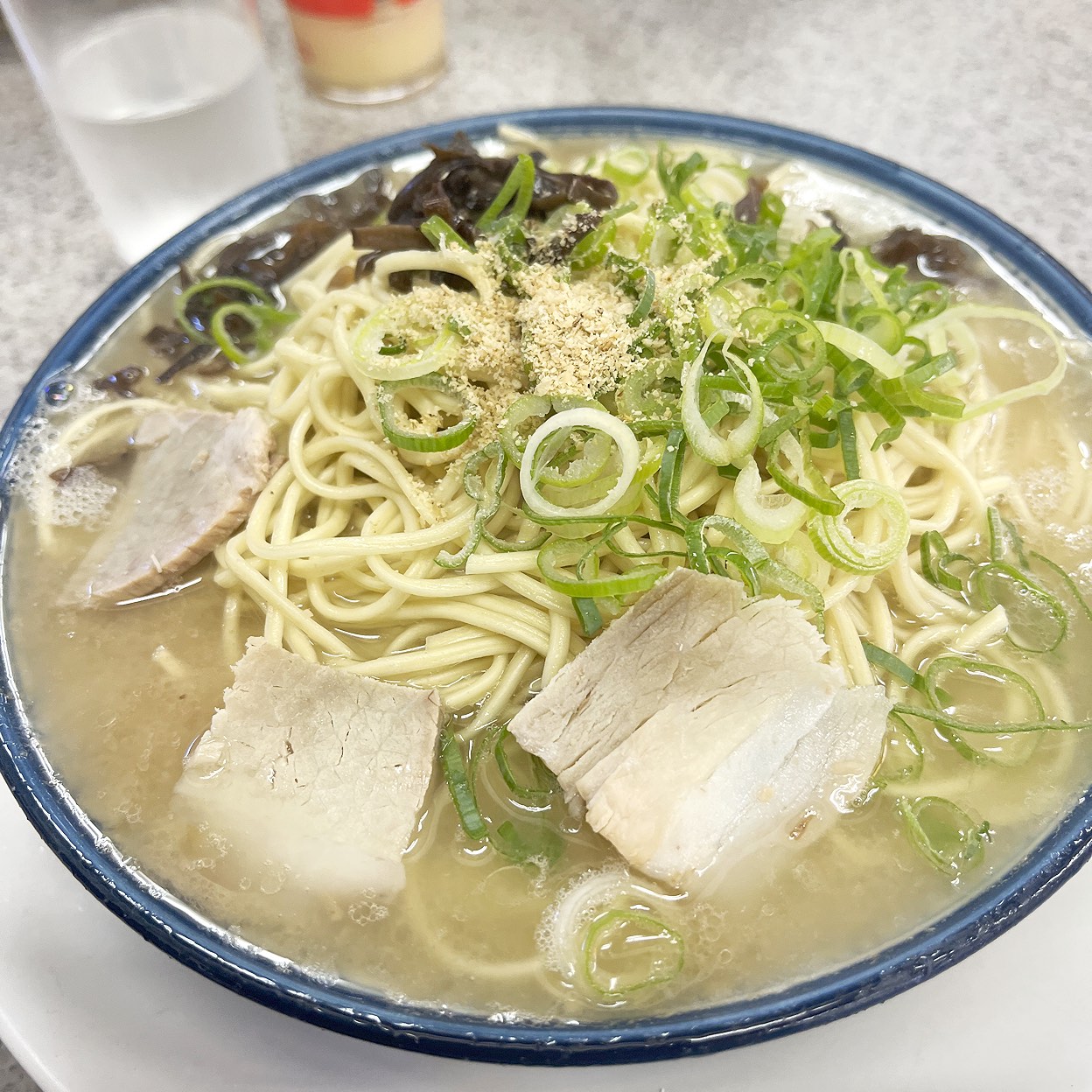 博多ラーメンしばらく福重店を徹底取材！本店との違いと愛される理由