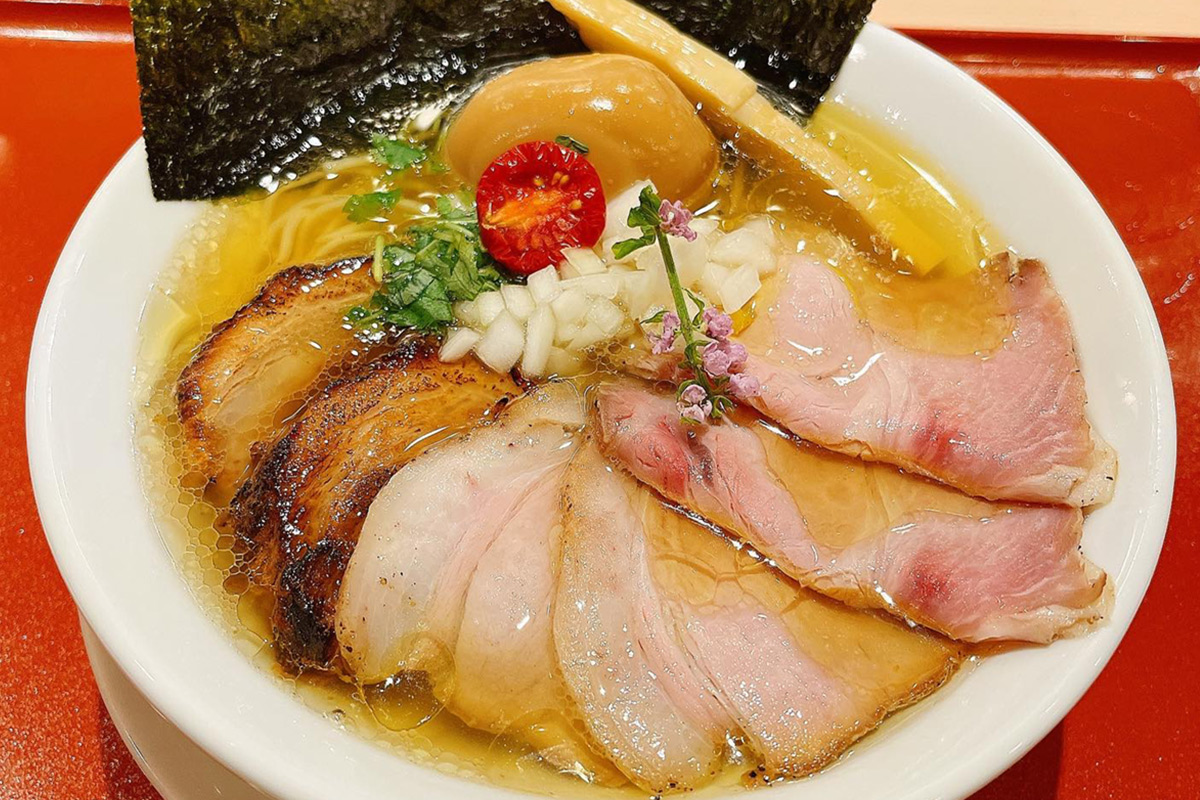 2026年激変の大阪グルメ前線：行列の絶えない「梅田ラーメン激戦区」で今何が起きているのか？最新トレンドと絶対外せない進化系6選