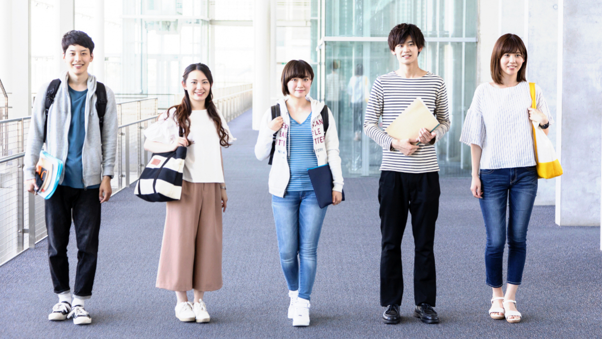 オープンキャンパス服装の正解は？私服と制服の比率やNg例を徹底解説