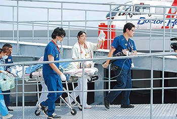 崩壊寸前の救急医療を救うか。野崎徳洲会病院が踏み切った「Aiトリアージ」と地域密着のリアルな現場