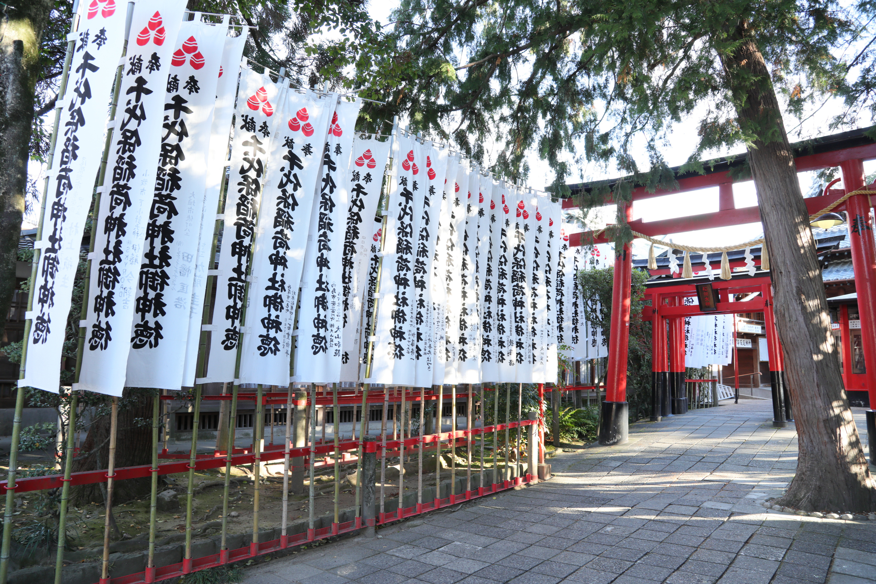 おちょぼさんの謎｜千代保稲荷の参拝・串カツ・月末混雑の真相2026