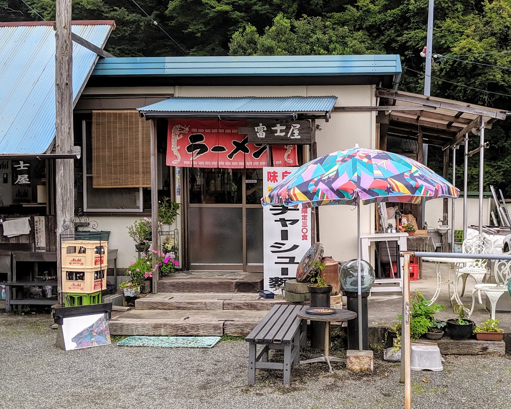 なぜ山奥で行列が？全国の秘境ラーメン人気ランキングと真相2026