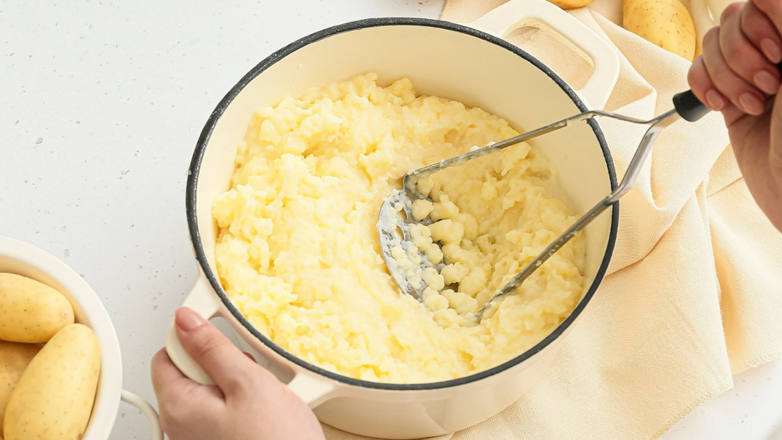 How Can You Thicken up Mashed Potatoes