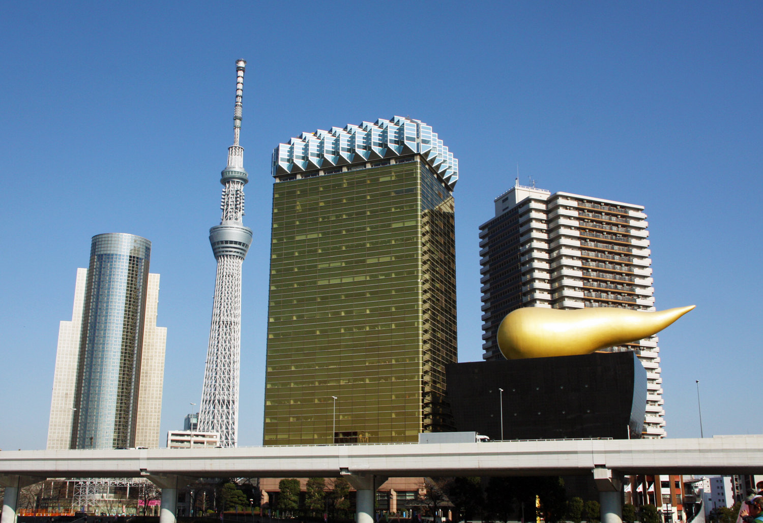 浅草アサヒ「金のオブジェ」正体と意味は？展望台＆グルメ徹底解説