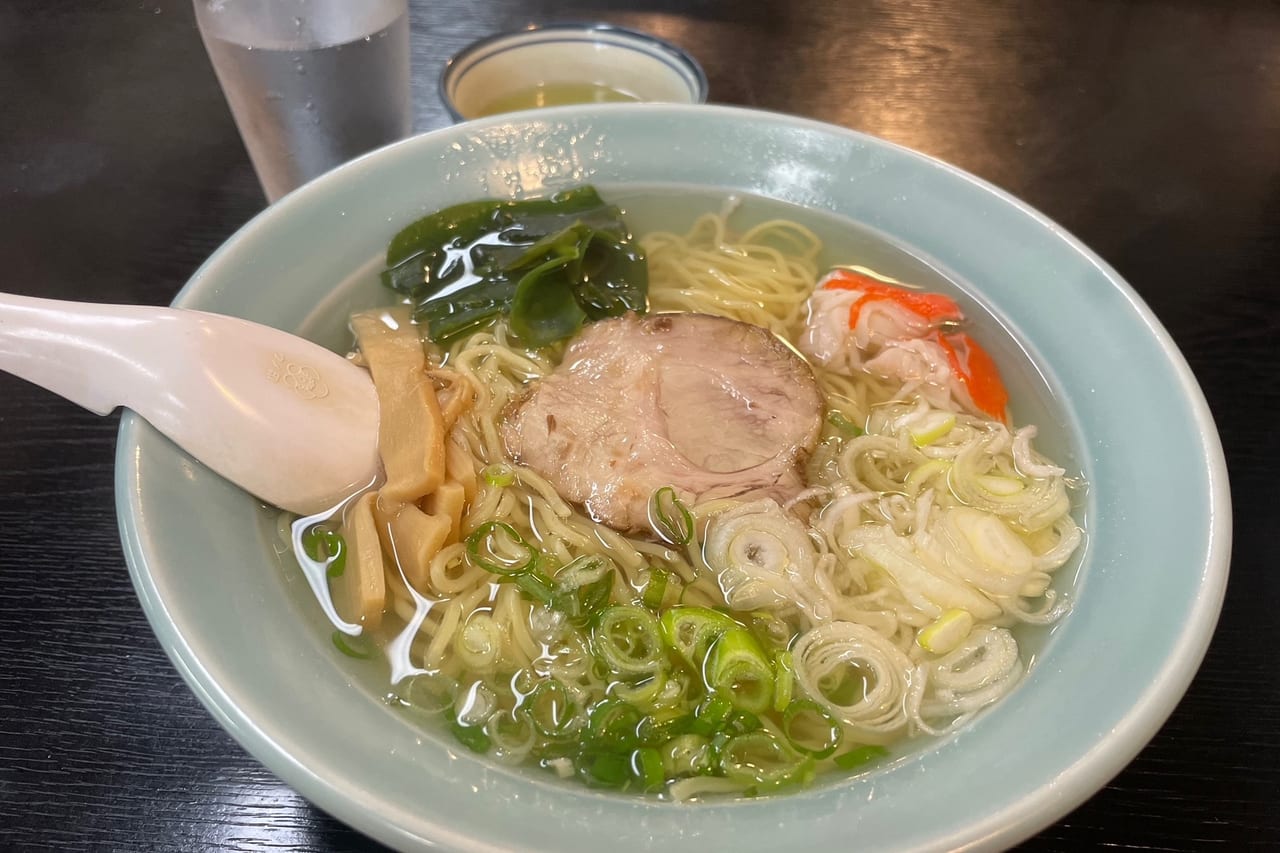 静岡市朝ラーメンの真相｜なぜ温冷2杯？葵区・駿河区の名店2026