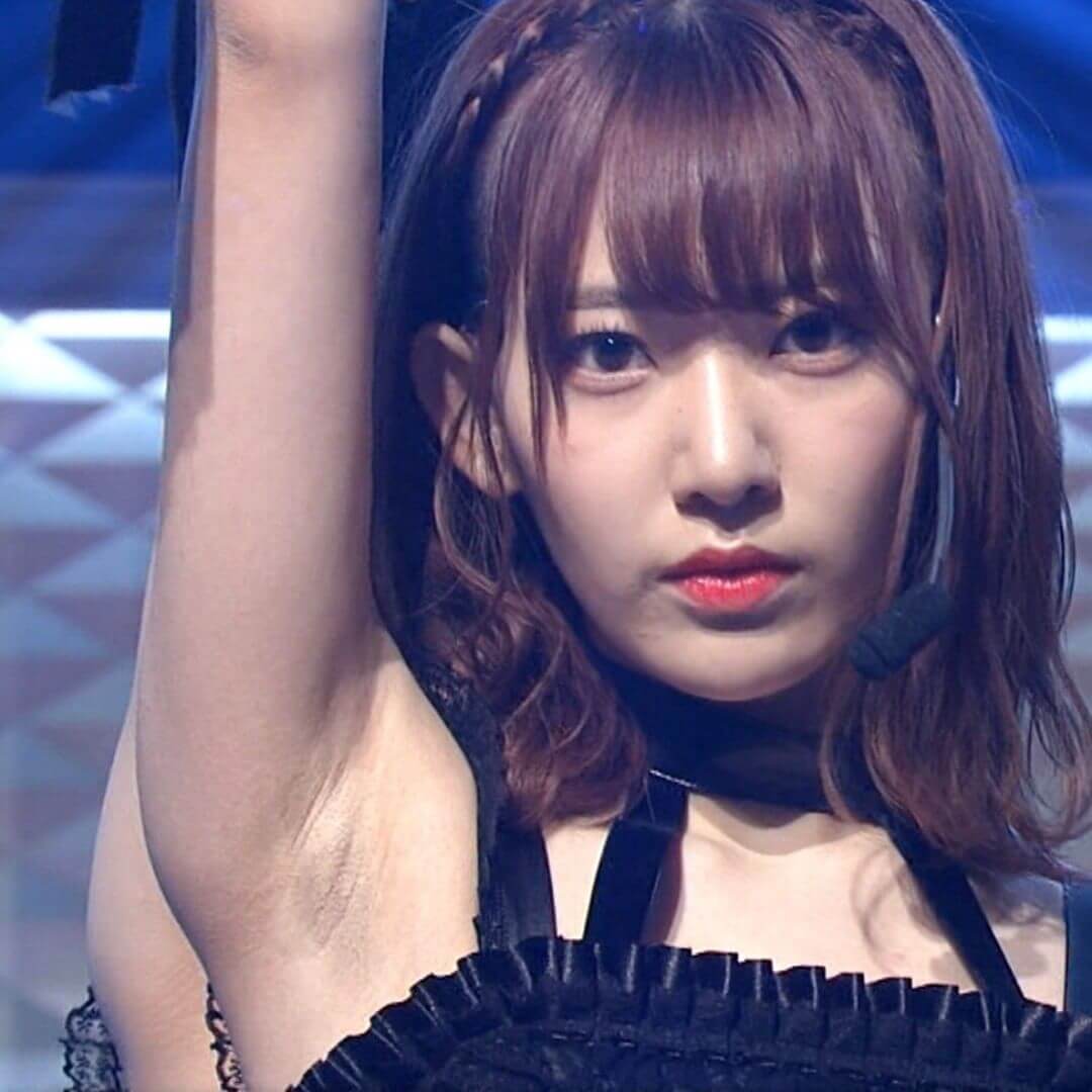 【2026年最新】脇汗がすごい芸能人たちが見せた「隠さない勇気」と最新ケア事情！テレビの裏側で進む脱・汗ジミ革命