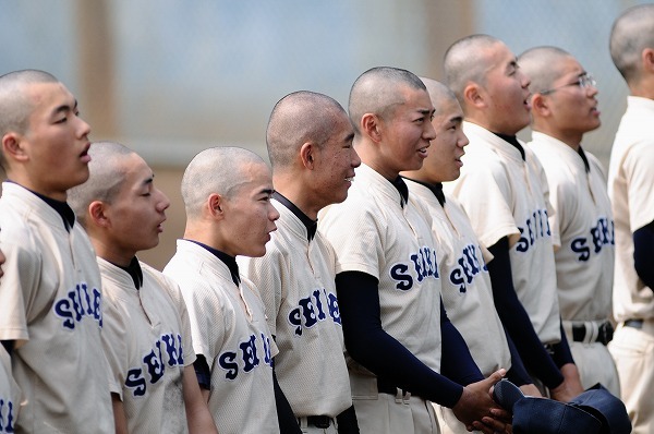 坊主頭の強制はなぜ消えた？髪型自由化が変える高校野球のリアル