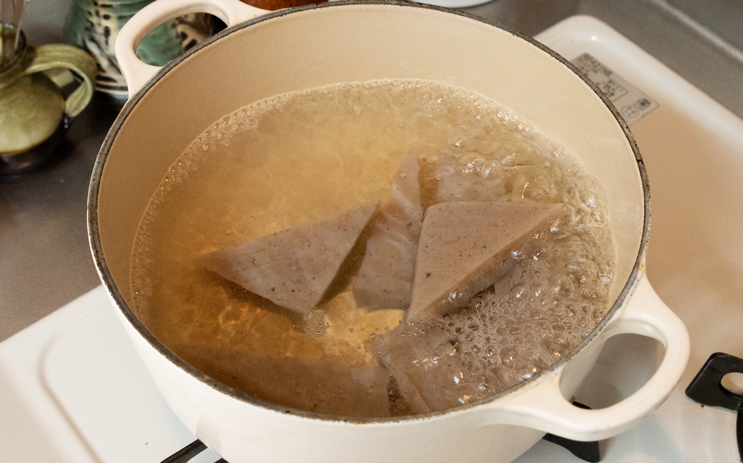 おでんのこんにゃく下ごしらえ決定版！味が劇的に染みるプロの裏技