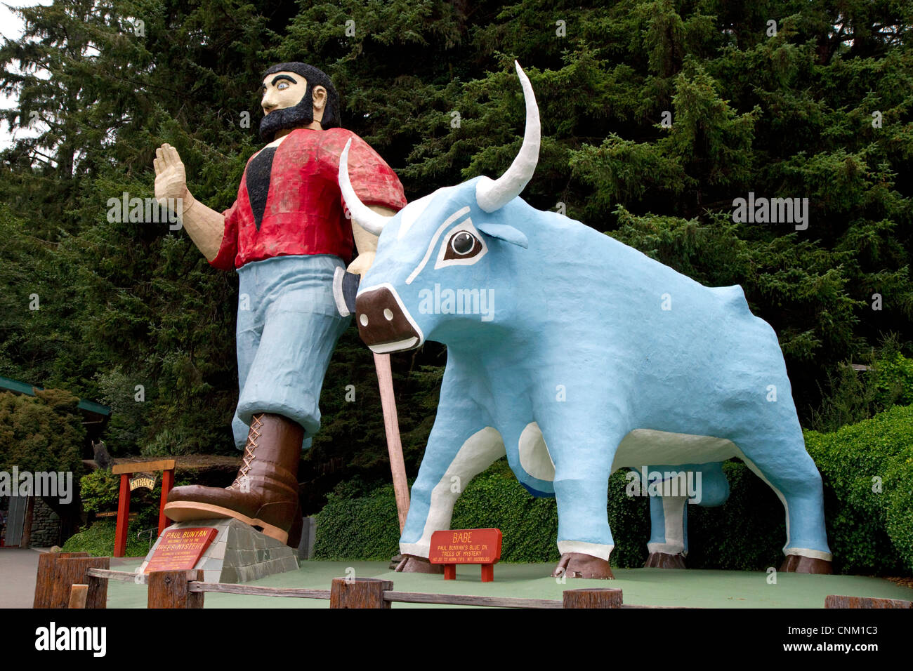 Paul Bunyan Babe Statue