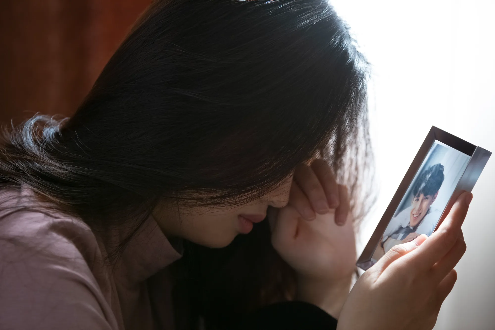 失恋でうつ病になる理由とは？放置危険な重度症状と病院受診の目安