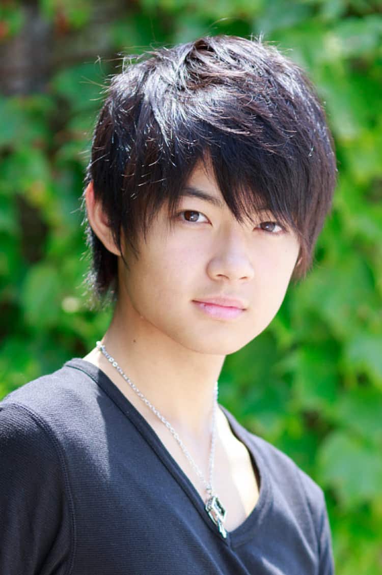 砂の塔で怪演した佐野勇斗の原点｜犯人疑惑の真相と現在の飛躍