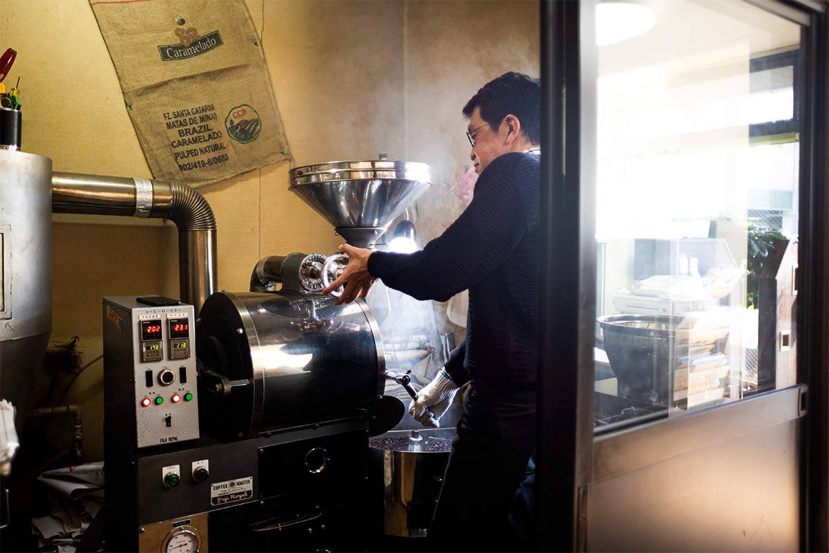 老舗珈琲生活館の極上自家焙煎豆と知られざる人気メニューの秘密