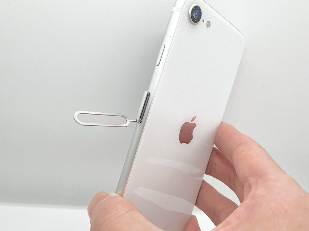 【2026最新】IphoneのSimカード外し方と開かない時の安全な対処法