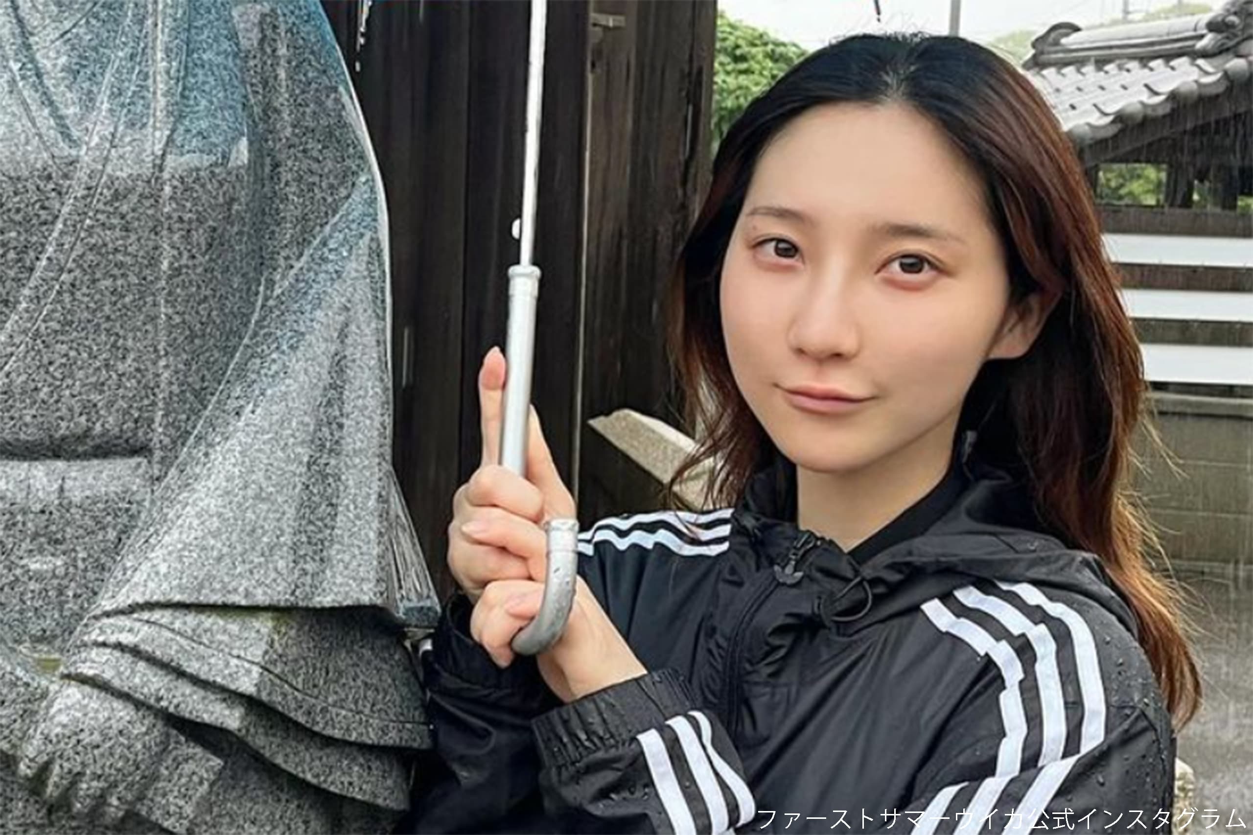 ファーストサマーウイカが魅せる「大人の色気」と美的表現の現在地：なぜ彼女の視線とスタイルは時代を惹きつけるのか