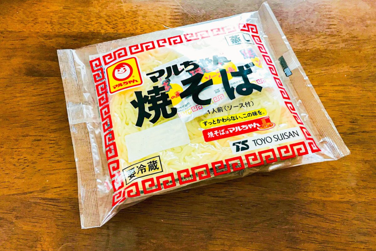 なぜ焼きそばは粉ソース一択？屋台の味になる秘密と市販単品を徹底解説