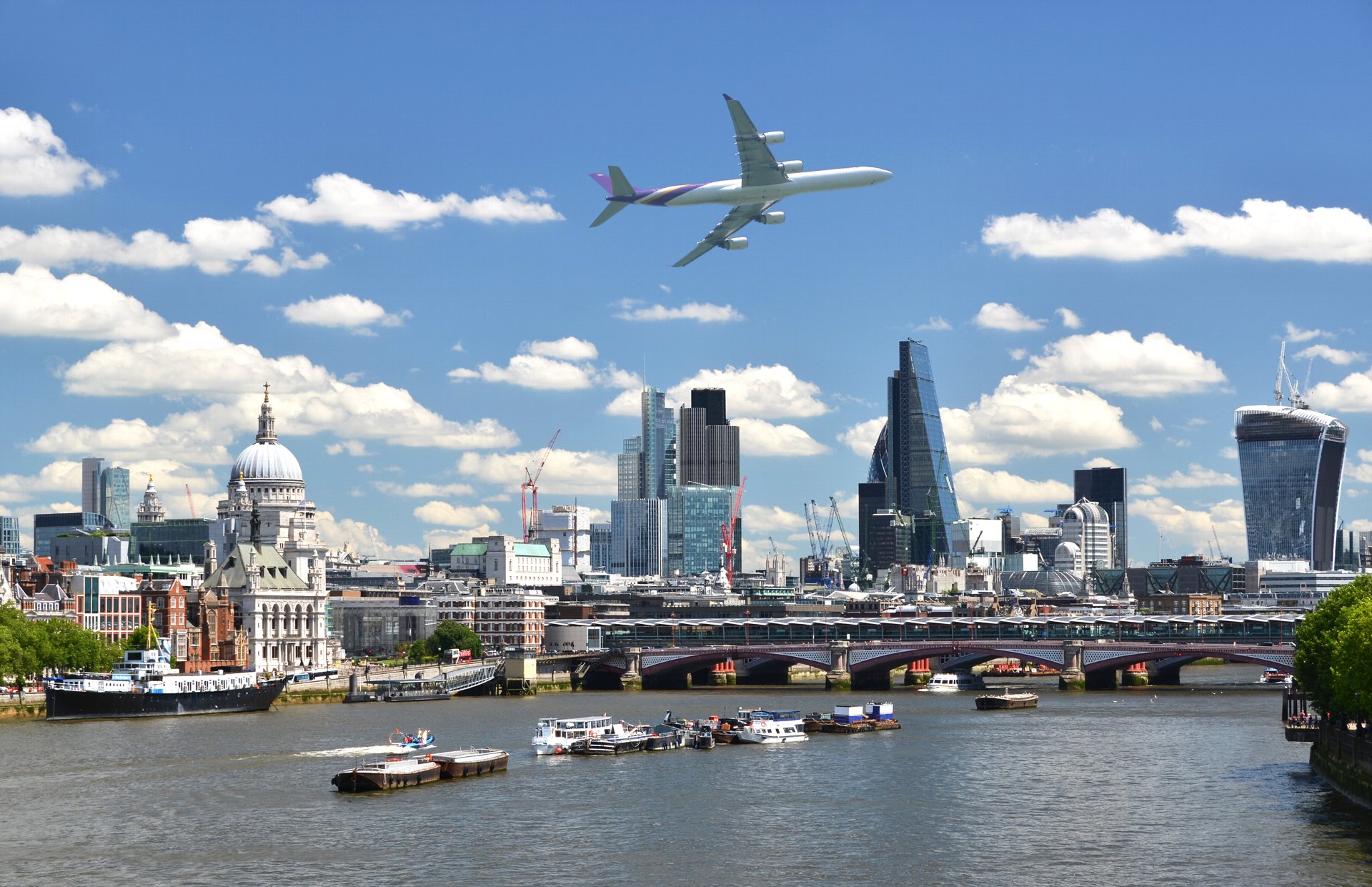 ロンドンシティ空港の真実！ヒースロー比較と2026年最新の攻略法