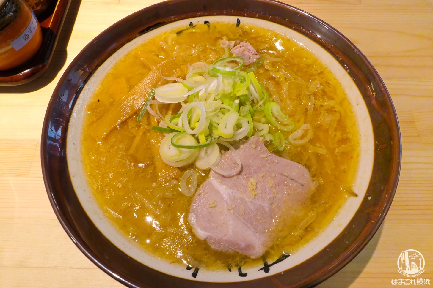 すみれ横浜店2026最新！混雑状況や待ち時間と名店味噌の真価を検証