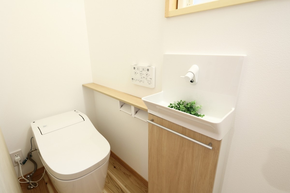 トイレ手洗い器で後悔する理由とは？2026年最新の設置実例と費用